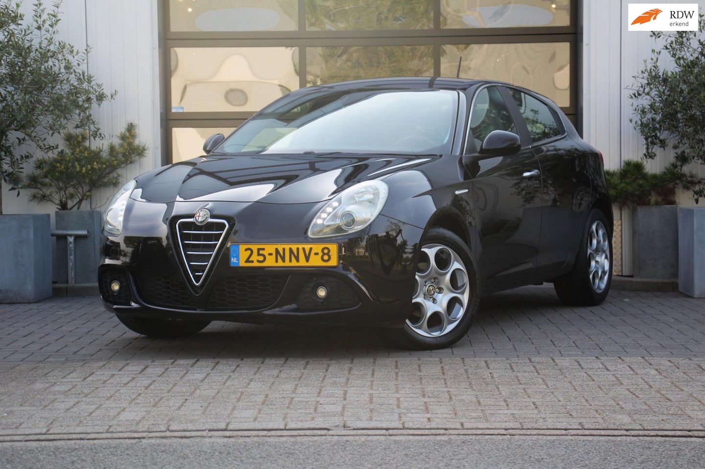 Alfa Romeo Giulietta - 1.4 T Distinctive - Airco - Cruise control -DEALER OH! Nieuwe koppeling - Distributieriem - AutoWereld.nl