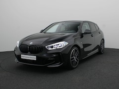 BMW 1-serie - 5-deurs 118i M Sportpakket | Premium Pack | Comfort Access | Parking Assistant | 19''