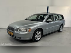 Volvo V70 - 2.4 Edition II AUTOMAAT / NL-AUT0 / DEALER HISTORIE