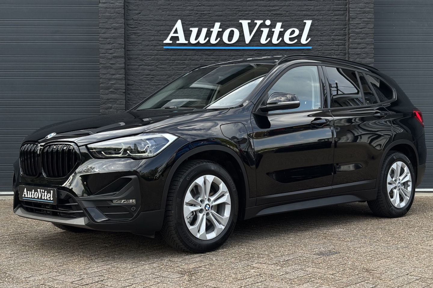 BMW X1 - xDrive25e Advantage | Panodak | Head-up | PDC V&A | NAVI | 31.772 km - AutoWereld.nl