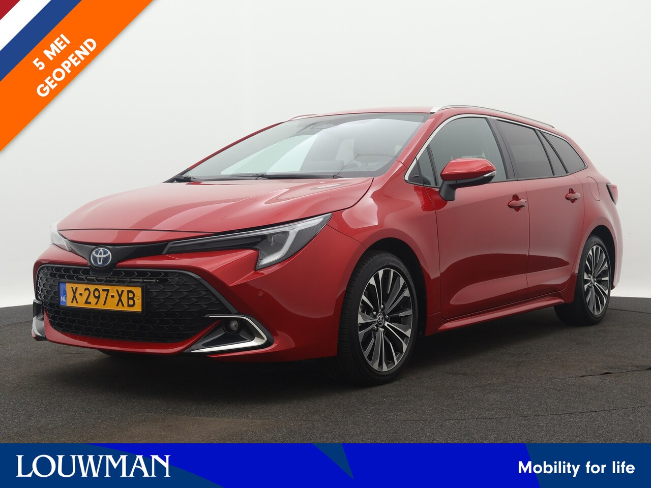 Toyota Corolla Touring Sports - 1.8 Hybrid 140 First Edition | Navigatie | Parkeercamera + Sensoren | Stoelverwarming | - AutoWereld.nl