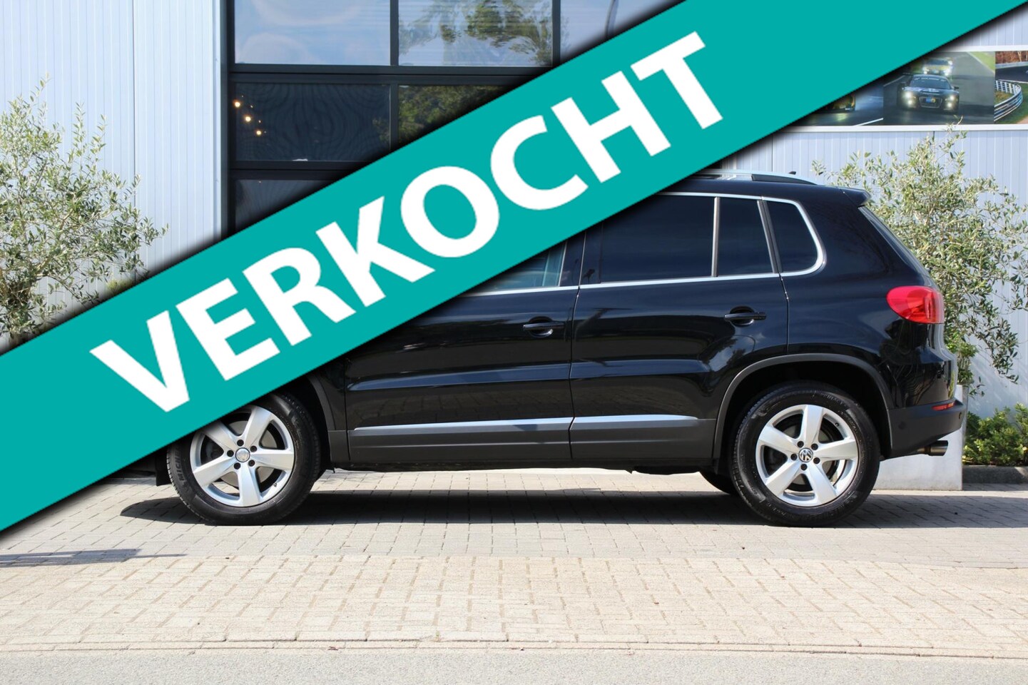 Volkswagen Tiguan - 1.4 TSI Sport&Style - NAVI - PDC RONDOM - STOEL VERW - 1E EIGENAAR - DEALER OH - AutoWereld.nl
