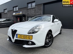 Alfa Romeo Giulietta - 1.4 Turbo MultiAir Super | 2E EIGENAAR | 12MND GARANTIE | AUTOMAAT | NAVI | CRUISE |