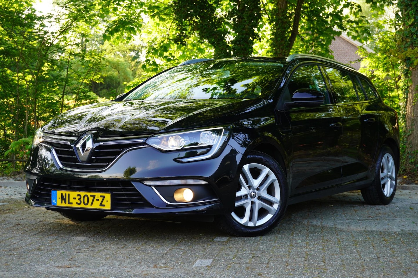 Renault Mégane Estate - 1.2 TCe Zen 5deurs | Airco | Navigatie | Elek. pakket | Vol opties | Inruil mogelijk - AutoWereld.nl