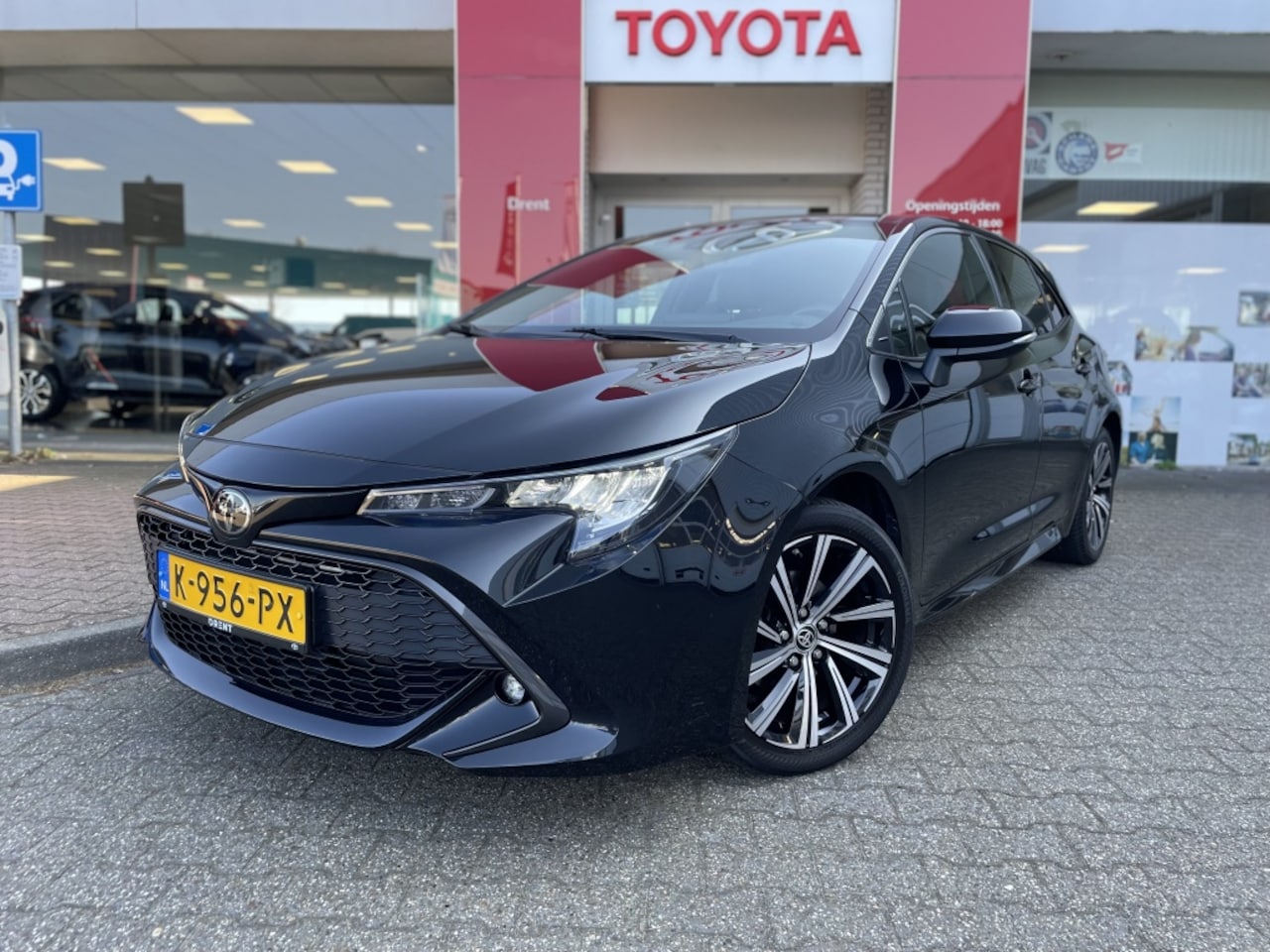 Toyota Corolla - 1.2 T Dynamic | 1300Kg Trekgewicht | Keyless Entry/Start | Stoel - AutoWereld.nl