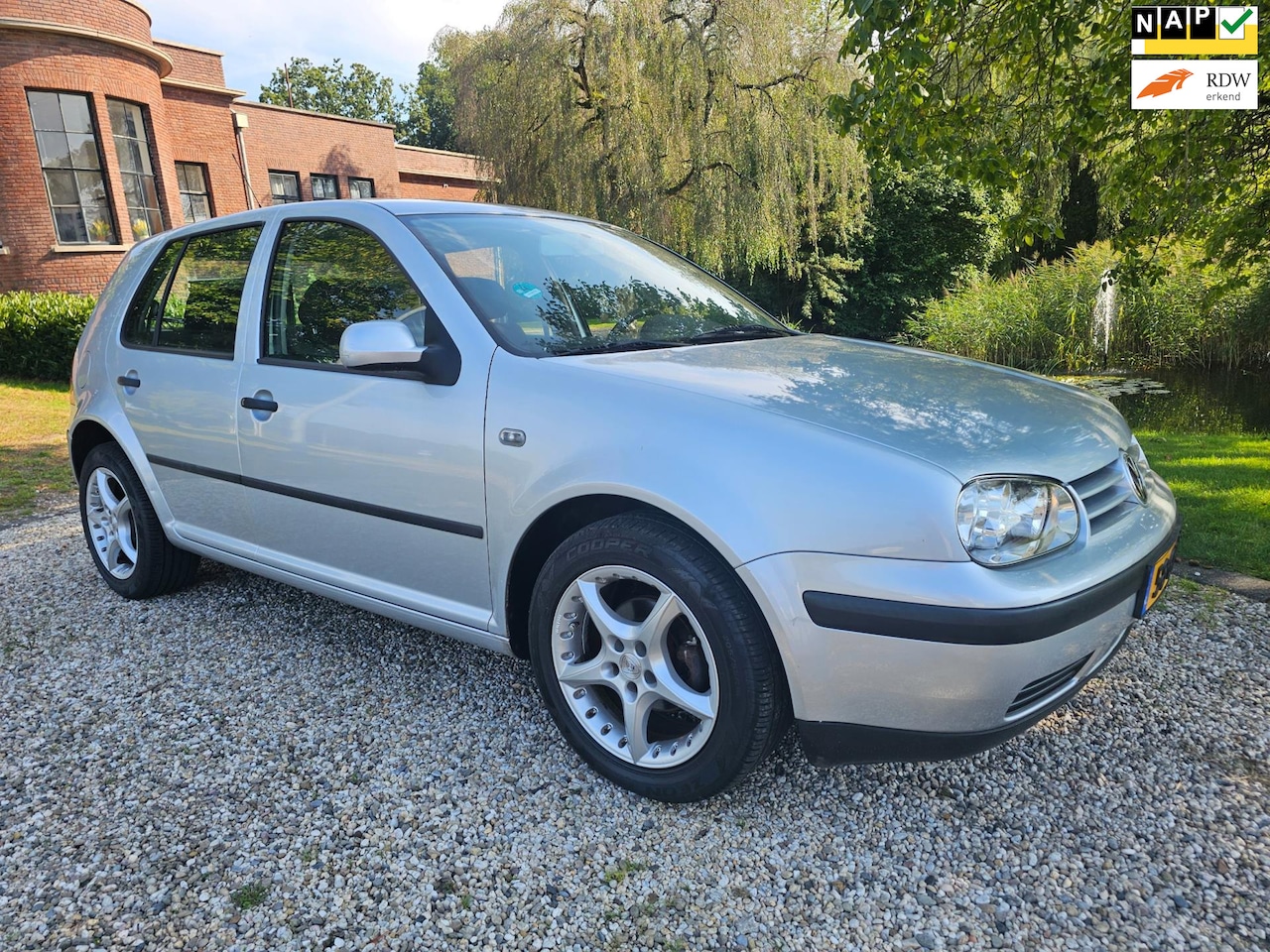Volkswagen Golf - 1.4-16V Trendline 5-deurs *apk:09-2025* - AutoWereld.nl