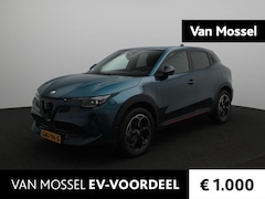 Alfa Romeo Junior - Elettrica Speciale 54 kWh | Led Matrix verlichting | Winter pakket | Achteruitrijcamera |