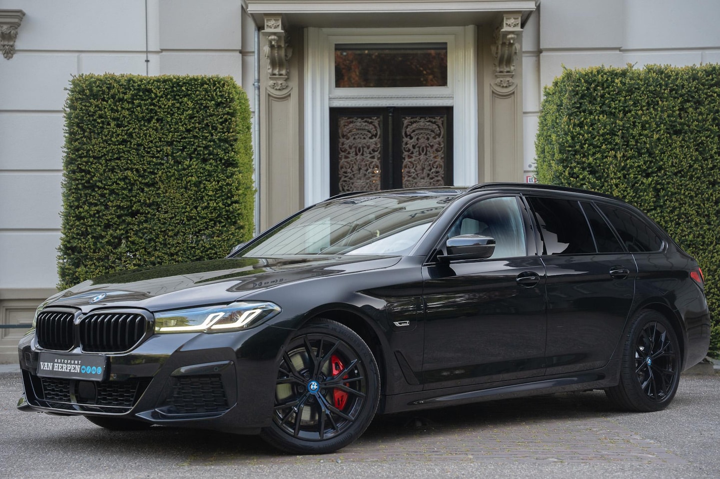 BMW 5-serie Touring - 530e M-Sport H&K | ACC | M KUIPEN | CAMERA | ACTIVE STEERING - AutoWereld.nl