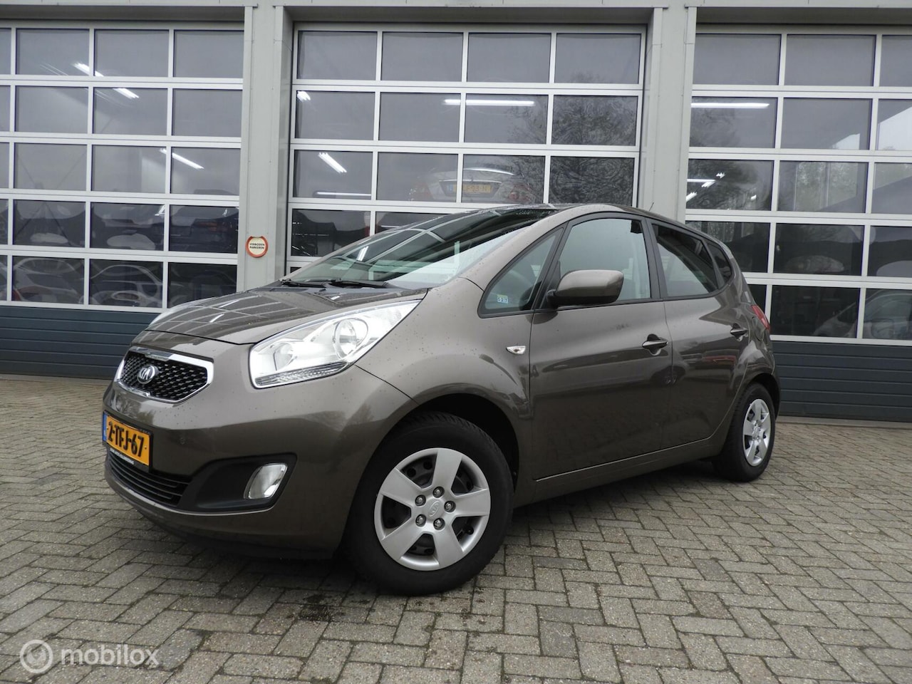 Kia Venga - 1.4 CVVT ExecutiveLine 1.4 CVVT ExecutiveLine - AutoWereld.nl