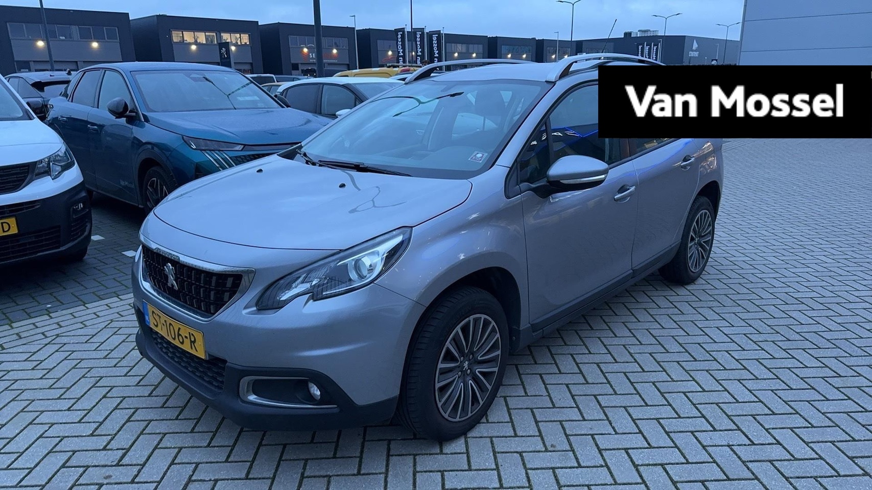 Peugeot 2008 - 1.2 PureTech Blue Lion 1.2 PureTech Blue Lion - AutoWereld.nl