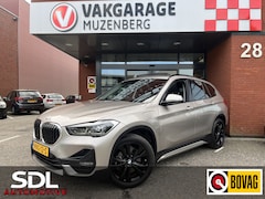BMW X1 - xDrive25e High Executive X-Line // FULL LED // SCHUIF-KANTELDAK // HALF LEDER // KEYLESS /