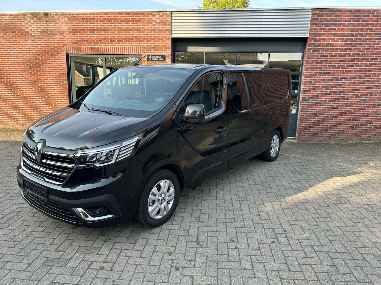 Renault Trafic E-Tech - T29 L2H1 Advance 52 kWh - AutoWereld.nl