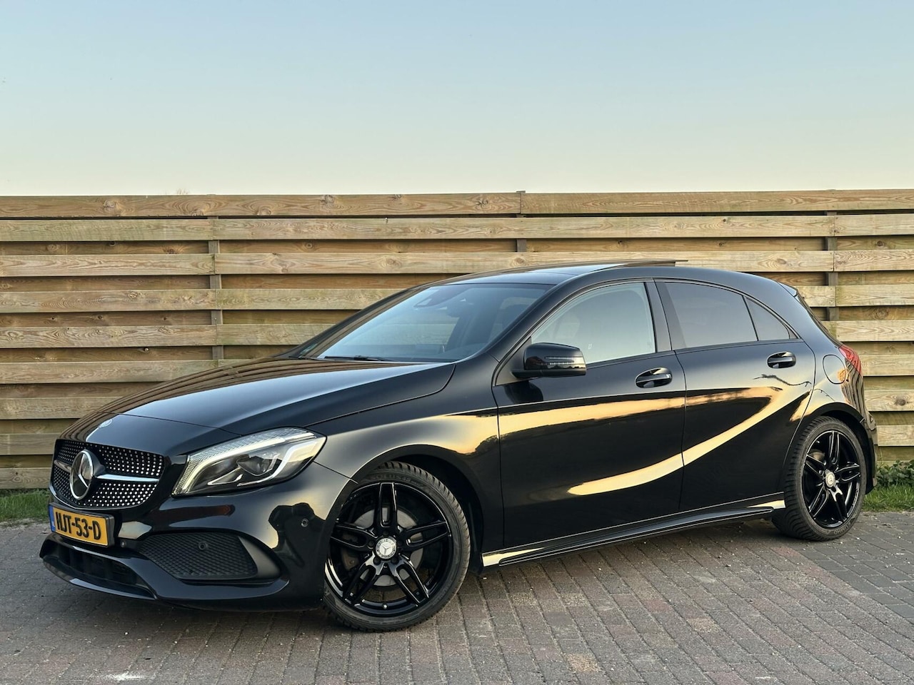 Mercedes-Benz A-klasse - 180 AMG Night Edition Plus 180 AMG Night Edition Plus - AutoWereld.nl