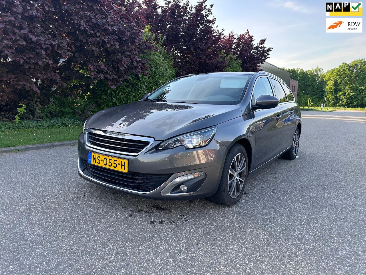 Peugeot 308 SW - 1.2 PureTech Blue Lease Premium 2E Eigenaar* Dealer onderhouden*NAP*Navigatie*Panoramadak* - AutoWereld.nl