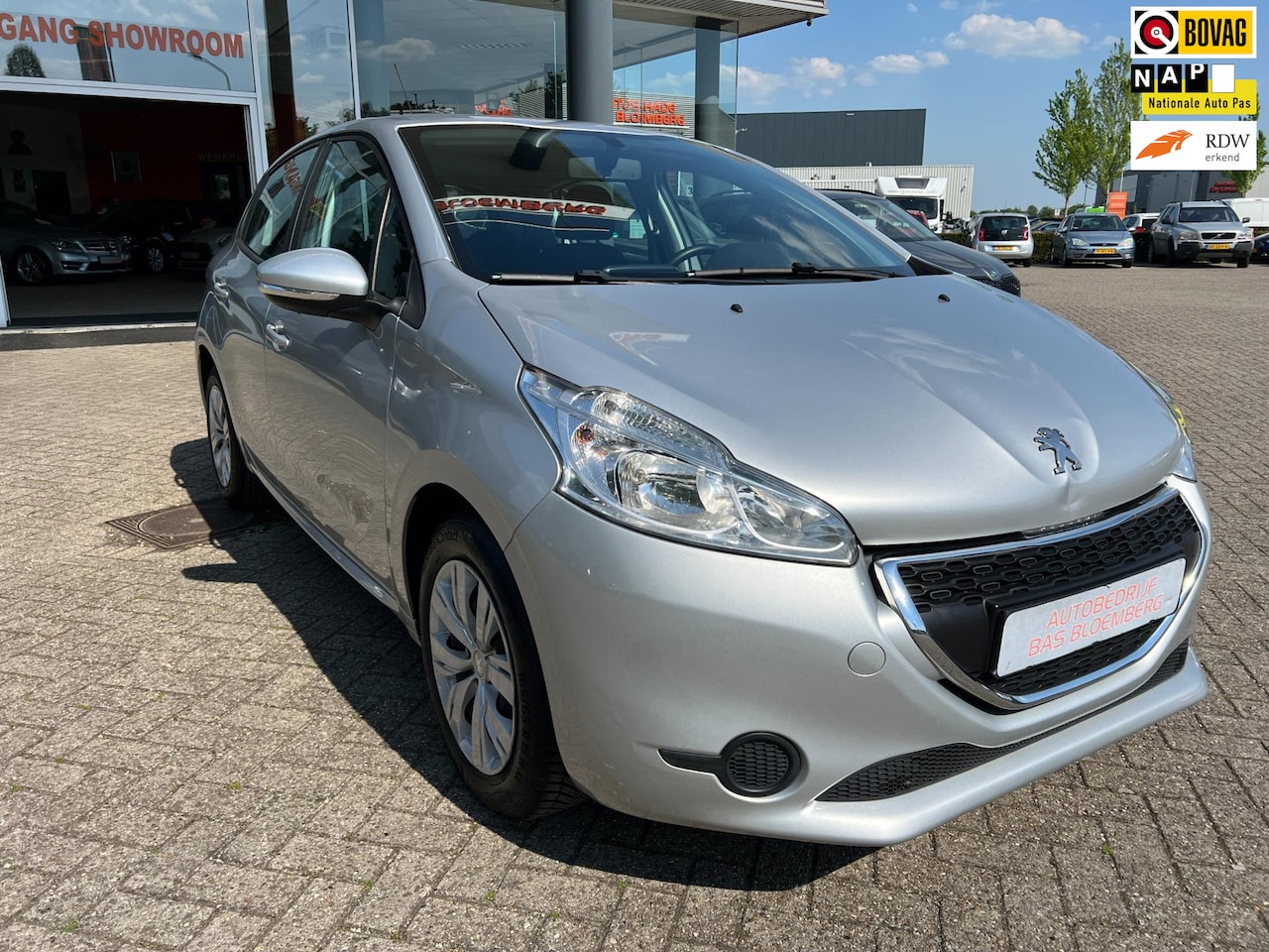 Peugeot 208 - 1.2 Vti Active 1.2 VTi Active, Airco, Radio/ Media, 5-deurs, etc. - AutoWereld.nl