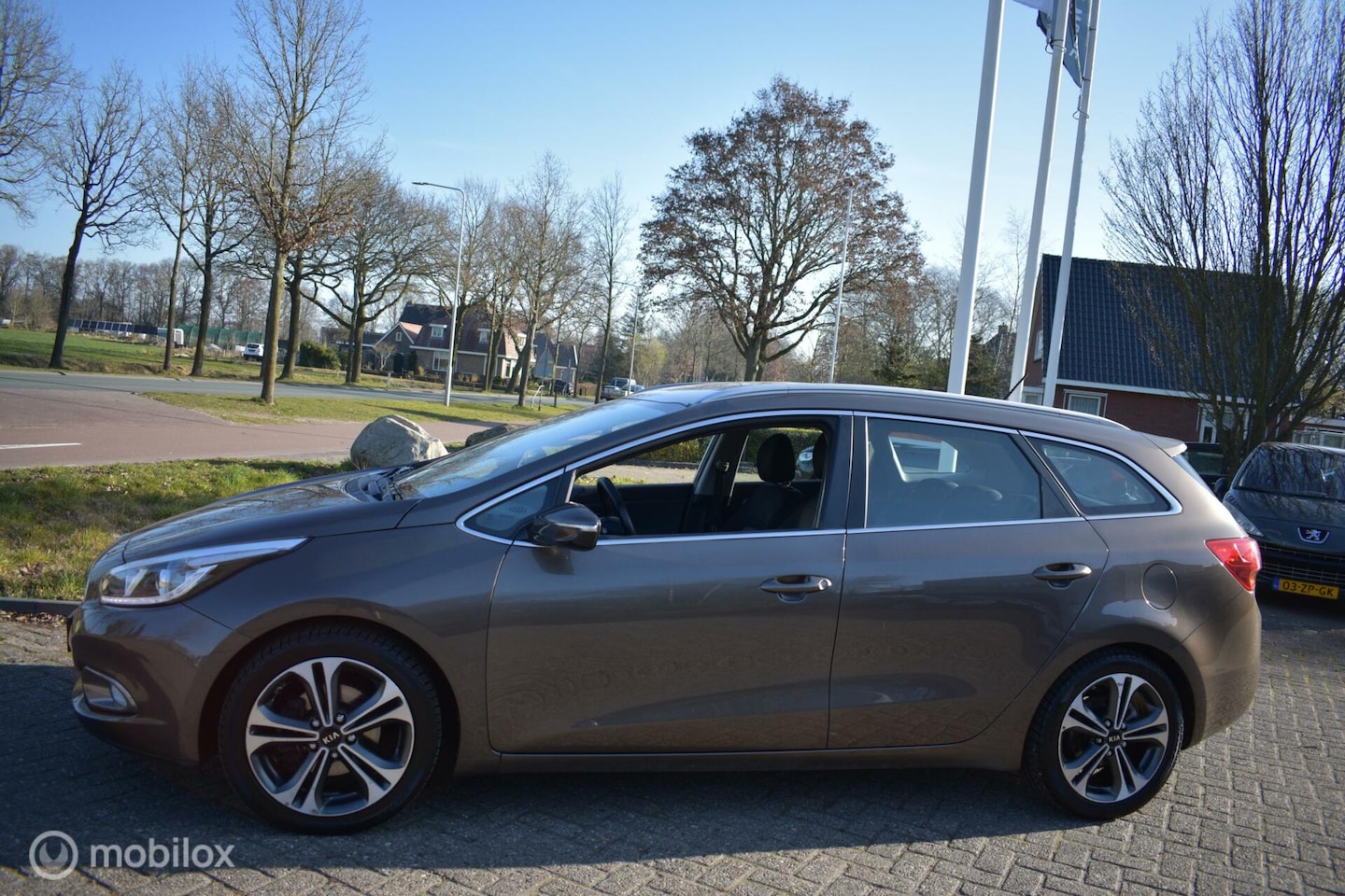 Kia Cee'd Sportswagon - 1.6 GDI Comfort Pack 2013|LED|Clima! - AutoWereld.nl