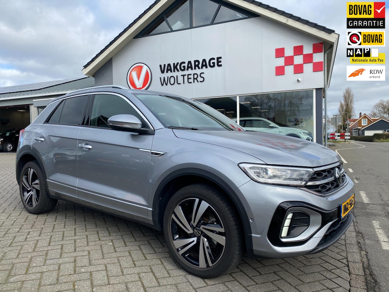 Volkswagen T-Roc - 1.5 TSI R-Line Business/Apple Carplay/ RIJKLAARPRIJS - AutoWereld.nl