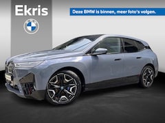 BMW iX - xDrive50 Sportpakket | Comfort Access | Glazen panoramadak Sky Lounge | Driving Assistant
