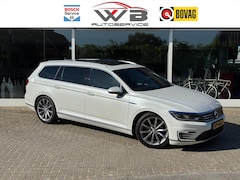 Volkswagen Passat Variant - 1.4 TSI GTE Pano I Virtual I Trekhaak I ACC