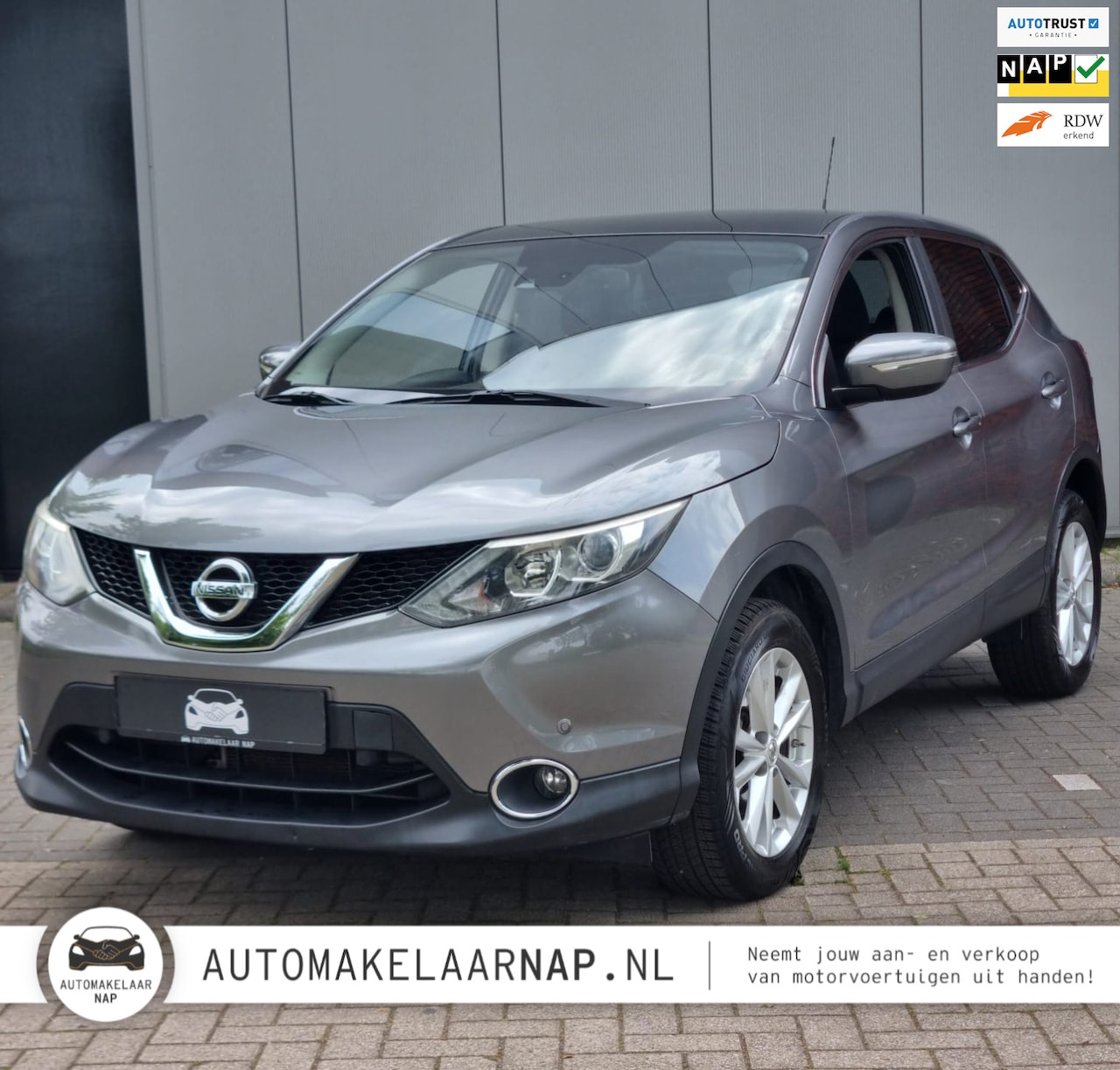Nissan Qashqai - 1.2 Connect Edition / Navigatiesysteem / Panoramadak / / Trekhaak / Start-Stop / - AutoWereld.nl
