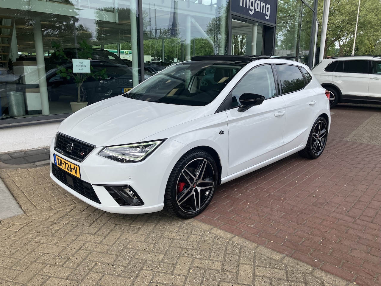 Seat Ibiza - 1.5 TSI EVO FR Business Intense / Panoramadak / Full Led / Leder / Keyless / Stoelverwarmi - AutoWereld.nl