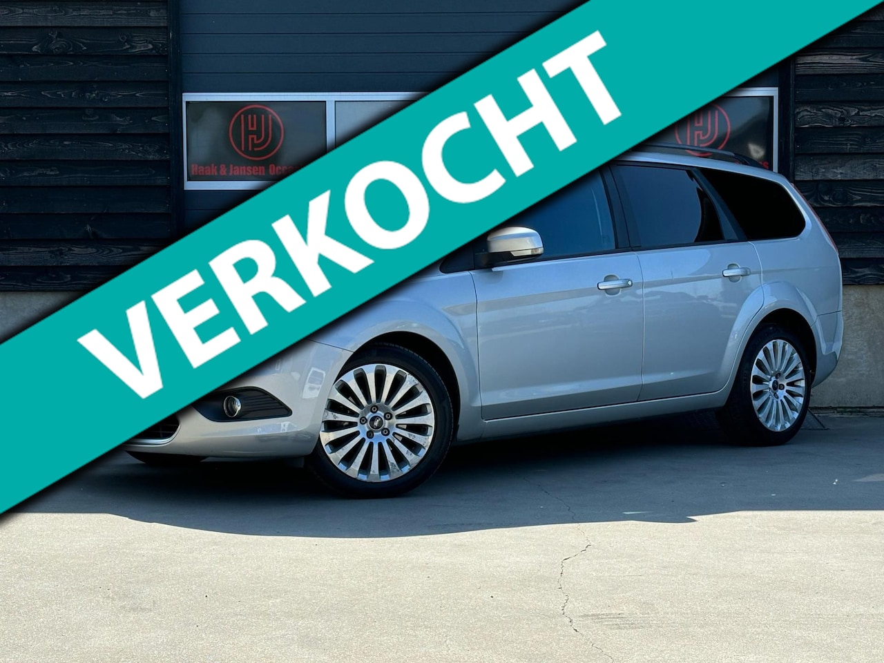 Ford Focus Wagon - 1.6 Titanium - Navi - Clima - Cruise - AutoWereld.nl