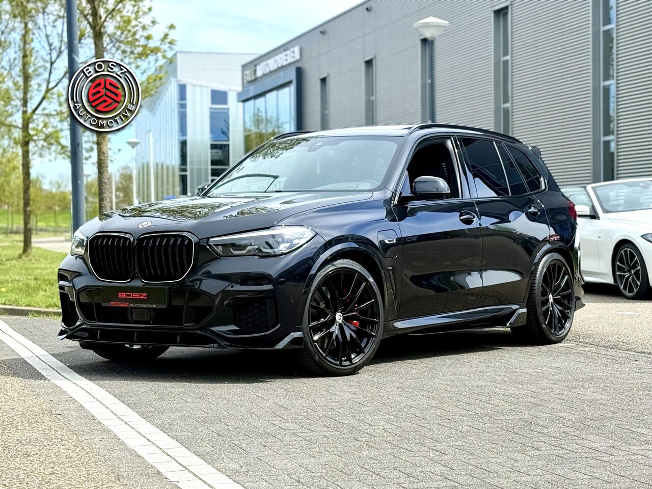 BMW X5 - 45e xDrive M-Sport HUD CRYSTAL SKY PANO AERO - AutoWereld.nl
