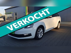 Skoda Octavia Combi - 1.0 TSI Greentech Ambition Business in zeer nette staat Trekhaak Navi Cruise Climate All s