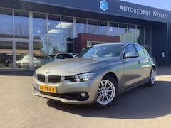 BMW 3-serie - 318i Essential I Navi I PDC I Bluetooth