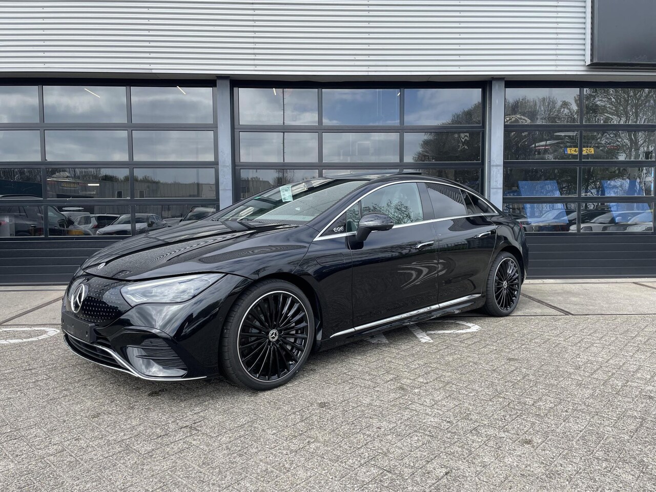 Mercedes-Benz EQE - 300 Sport Edition LIMITED | AMG Line | Premium Pakket | Winter Pakket | Rijassistentiepakk - AutoWereld.nl