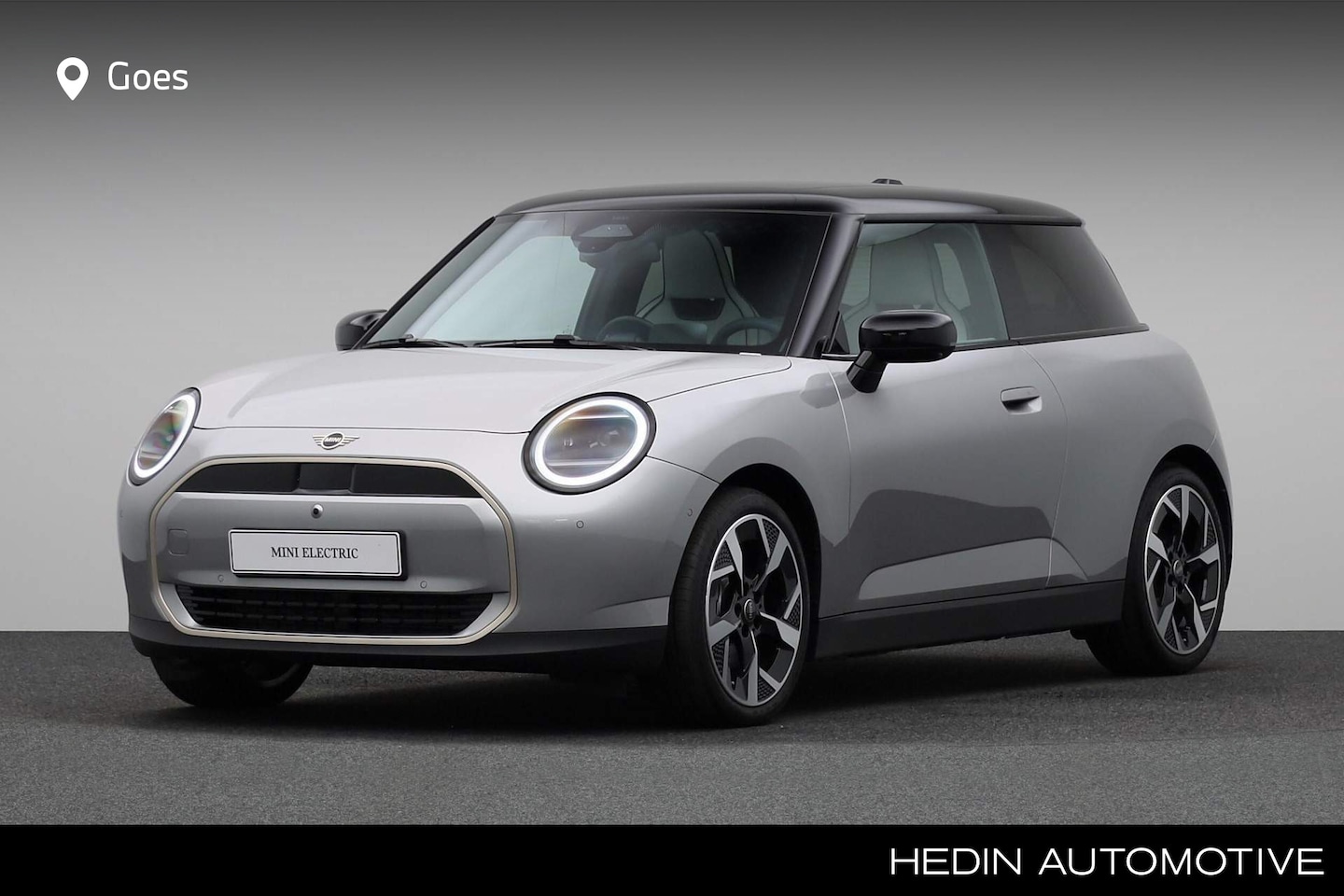 MINI Cooper - 3-deurs E Favoured Trim | L Pakket | Dak- en spiegels in zwart | 18 Inch LM wielen - AutoWereld.nl
