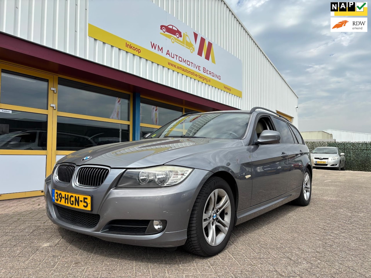 BMW 3-serie Touring - 318i Business Line leder navi - AutoWereld.nl