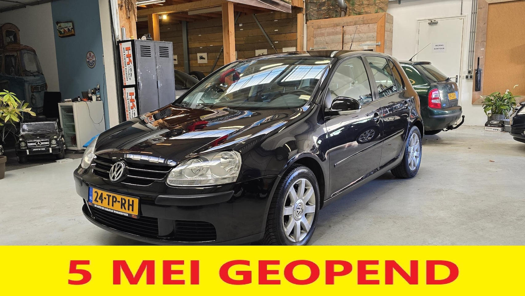 Volkswagen Golf - 1.6 FSI Comfortline 5drs Climate controle, LMV 16", Cruisecontrole, Bluetooth - AutoWereld.nl