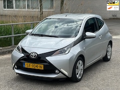 Toyota Aygo - 1.0 VVT-i x-playAutomaatCameraCarplay1 e eigenaar
