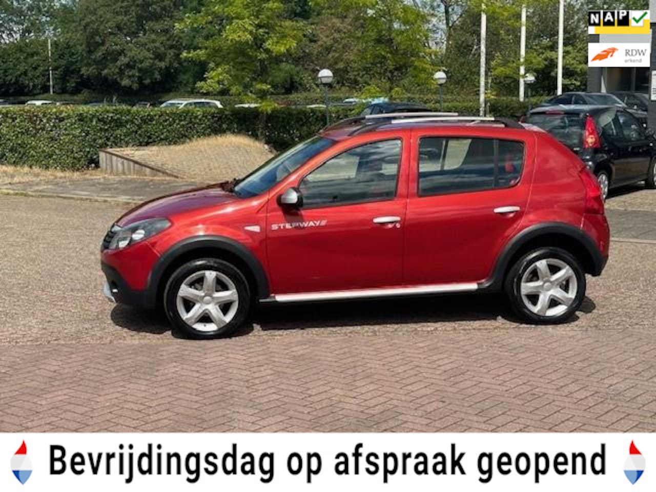 Dacia Sandero Stepway - 1.6 LPG G3,bj.2012,kleur:rood,5 deurs,airco,sportvelgen,APK 03/2026 en NAP met 246961 km.z - AutoWereld.nl