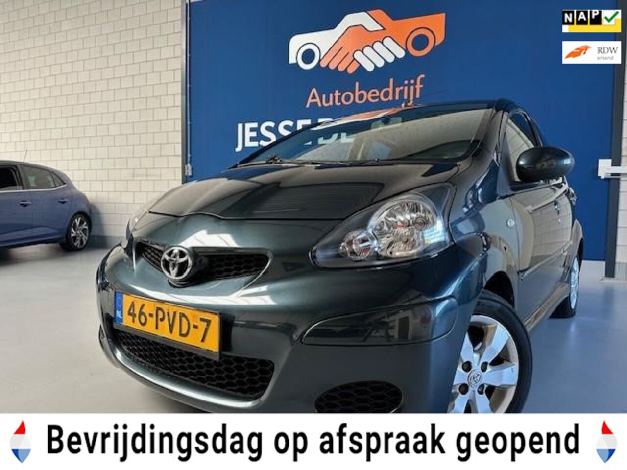 Toyota Aygo - 1.0-12V Aspiration Green Navigator 1.0-12V Aspiration Green Navigator,bj.2011,airco,5 deurs,half leder,sportvelgen,APK 12/202 - AutoWereld.nl