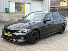 BMW 3-serie - 318d 2.0 150 PK AUT Bj 2019 Sport Black Edition Navi Virtual Display Keyless Leder Xenon L