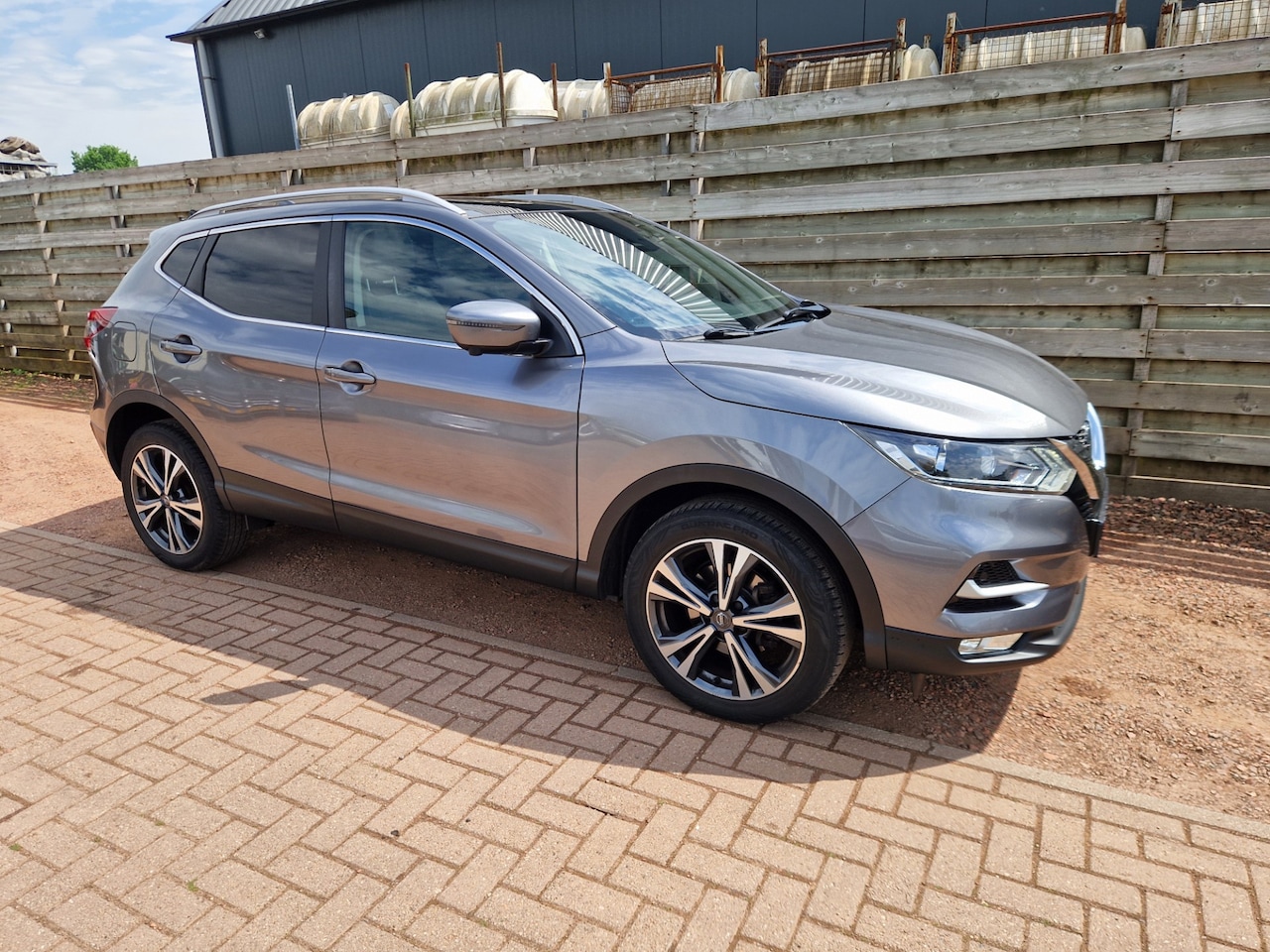 Nissan Qashqai - 1.2 N-Connecta Panoramadak - AutoWereld.nl