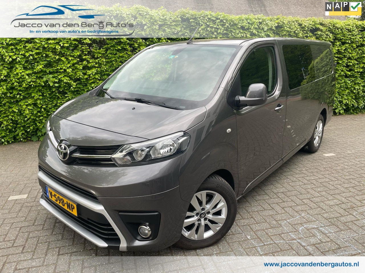 Toyota PROACE Long Worker - 2.0 D-4D Professional DC I Navigatie - AutoWereld.nl