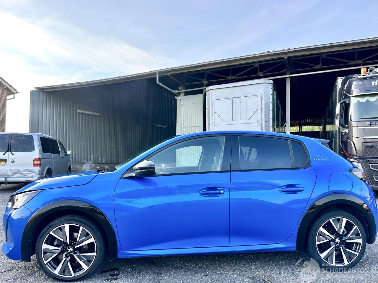 Peugeot 208 - 1.2T 102pk 6-bak PureTech GT-Line - navi - camera - sfeerverlichting - zwarte hemel - keyl - AutoWereld.nl