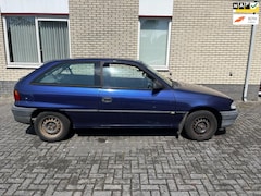 Opel Astra - 1.6i Sprint APK OKT-2025