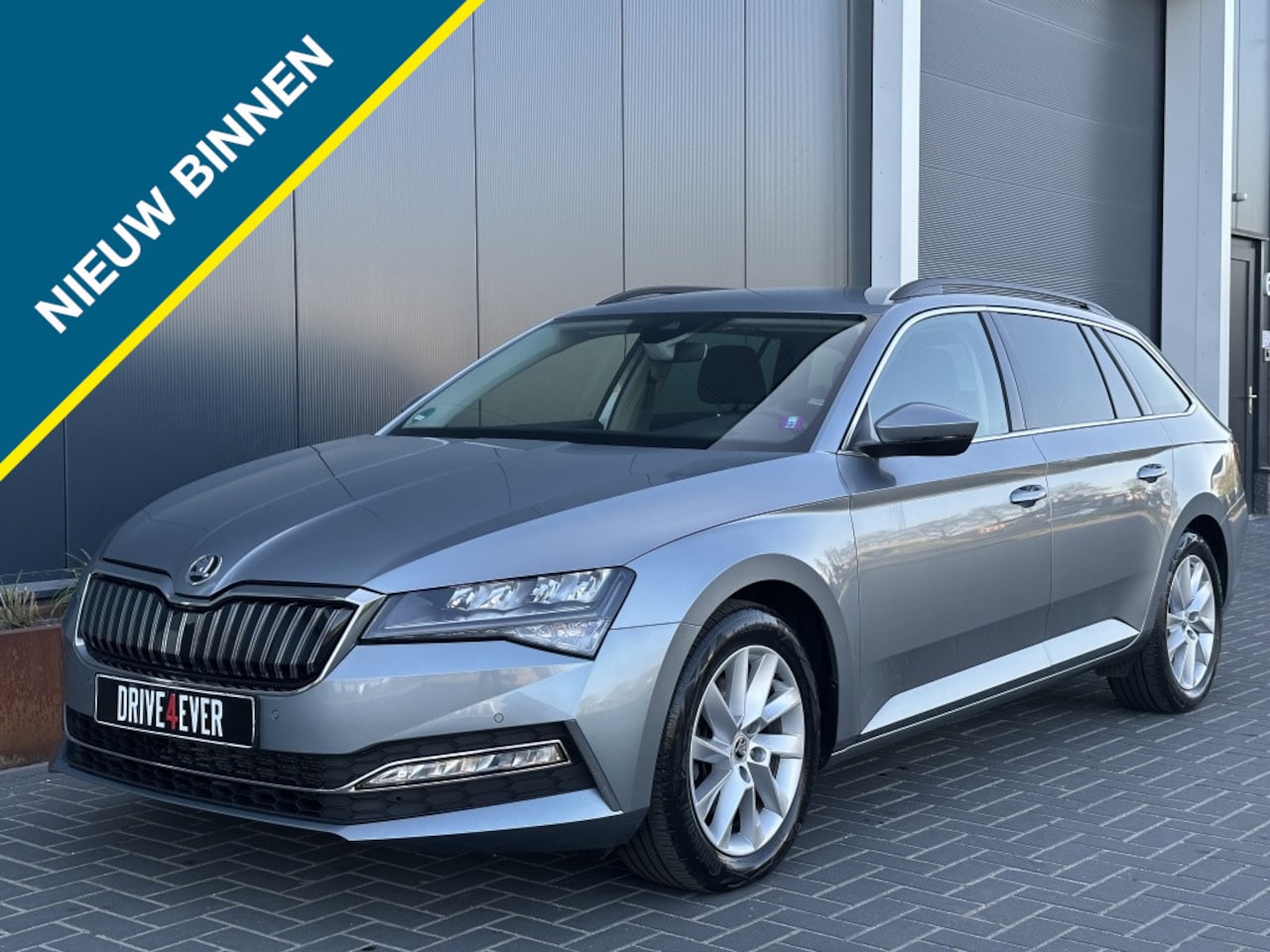 Skoda Superb Combi - 1.4 TSI iV Sp. Bns ed 218PK NAVI PDC CR CONTROL ECC ELEK PAKKET - AutoWereld.nl