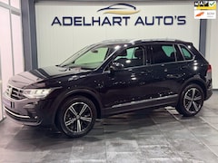 Volkswagen Tiguan - 1.5 TSI Elegance / Navigatie full map / Camera / Cruise control / Climate control / etc
