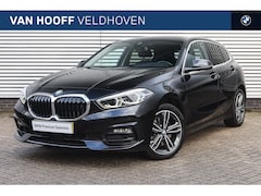 BMW 1-serie - 118i Sport Line Automaat / Trekhaak / Sportstoelen / LED / Live Cockpit Professional / Cru