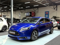 Ford Focus - 2.0 ST Recaro Clima Cruise Xenon Keyless