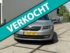 Skoda Octavia Combi - 1.6 TDI Keyless/Xenon/Carplay/Laneassist