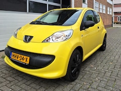 Peugeot 107 - 1.0-12V XR bj 2008 Geel Apk Lage KM Goede Auto