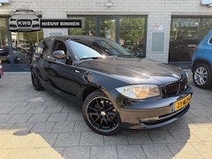BMW 1-serie - 118i 5Drs 4Nw banden alpine geluid sportwielen