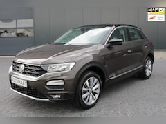 Volkswagen T-Roc - 1.5 TSI ACT Style AUTOMAAT CRUISE APPLE CARPLAY