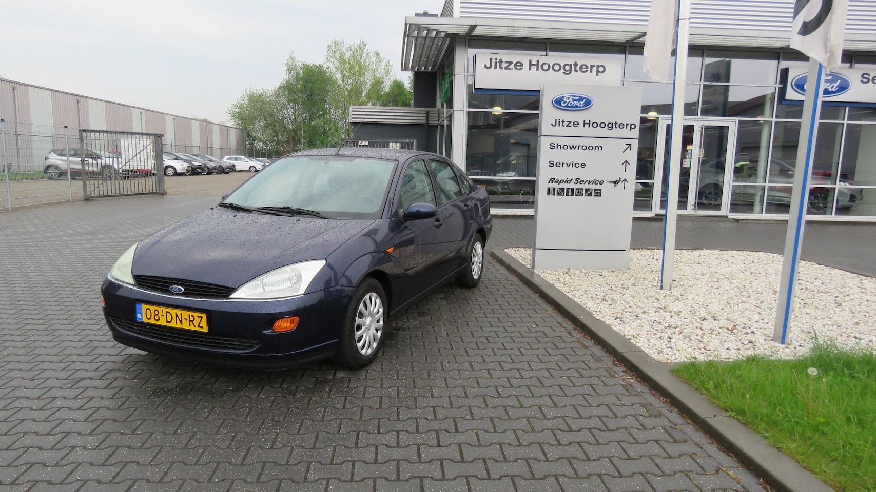 Ford Focus - 1.6-16V Ghia AUTOMAAT MET RUITENWISSER AANPASSING,154986KM GELDIG APK. - AutoWereld.nl